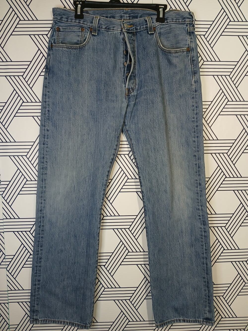 Levi 501 Size 36x32 Normcore Medium wash